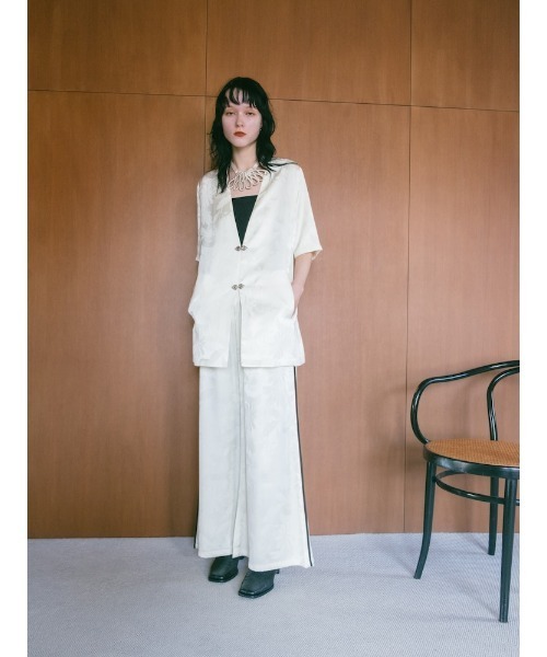 サテンジャガードカラーレスジャケット sahara（サハラ）の「Satin Jacquard Collarless Jacket/サテン