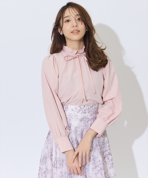 SWINGLE（スウィングル）の「フリルハイネックナローリボンブラウス（シャツ/ブラウス・レディース・ブラック/ライトベージュ/ピンク・FREE）」の6枚目の写真