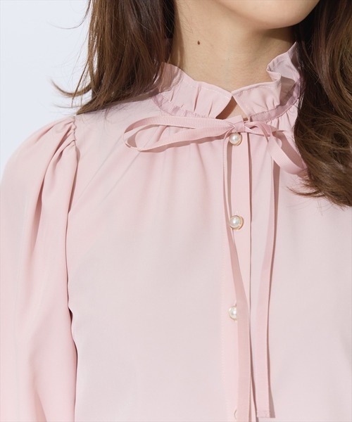 SWINGLE（スウィングル）の「フリルハイネックナローリボンブラウス（シャツ/ブラウス・レディース・ブラック/ライトベージュ/ピンク・FREE）」の8枚目の写真