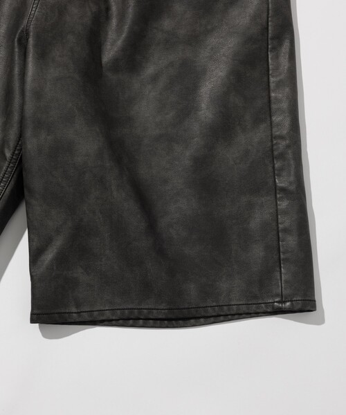 FREAK'S STORE(フリークスストア)の「LEATHERETTE Buggy Short Pants/レザレット バギーショーツ/ヴィンテージライク(その他パンツ・メンズ・ブラウン/チャコールグレー/ブラック・MEDIUM/LARGE)」の11枚目の写真