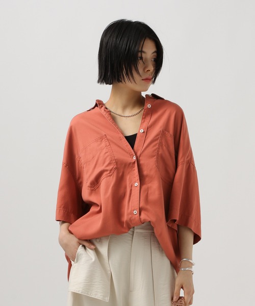 BAYFLOW（ベイフロー）の「[簡単ブラウジング]2WAYスタンダード半袖シャツ（シャツ/ブラウス・レディース・グレイッシュベージュ/オフホワイト/チャコール/オレンジ/ボルドー/ブルー/カーキ/ダークブラウン/ラベンダー/ネイビー・FREE）」の10枚目の写真