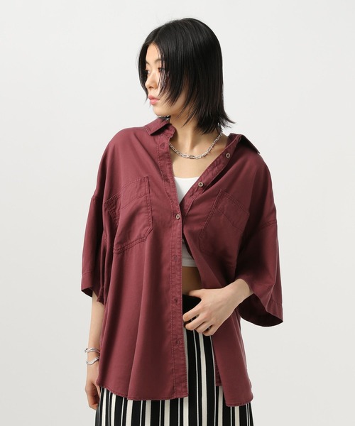 BAYFLOW（ベイフロー）の「[簡単ブラウジング]2WAYスタンダード半袖シャツ（シャツ/ブラウス・レディース・グレイッシュベージュ/オフホワイト/チャコール/オレンジ/ボルドー/ブルー/カーキ/ダークブラウン/ラベンダー/ネイビー・FREE）」の9枚目の写真