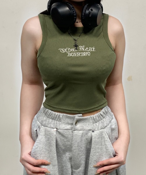 lilful（リルフル）の「フロントレタリングロゴ ショートタンクトップ（タンクトップ・レディース・カーキ/チャコール/ブラウン/グレー/ブラック/ホワイト・M/S）」の19枚目の写真