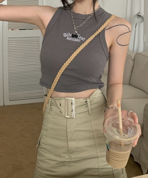 lilful（リルフル）の「フロントレタリングロゴ ショートタンクトップ（タンクトップ・レディース・カーキ/チャコール/ブラウン/グレー/ブラック/ホワイト・M/S）」の20枚目の写真