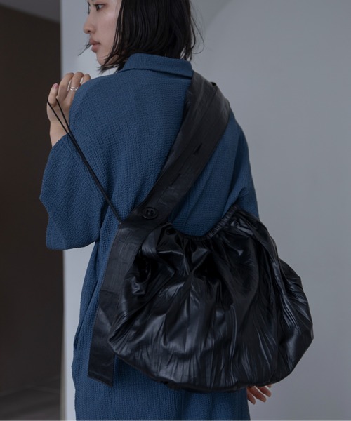 Urban Outfitters☆ ヴィーガンレザー・ショルダーバッグ Cactus Vegan Leather Shoulder Mini Bag – Aww