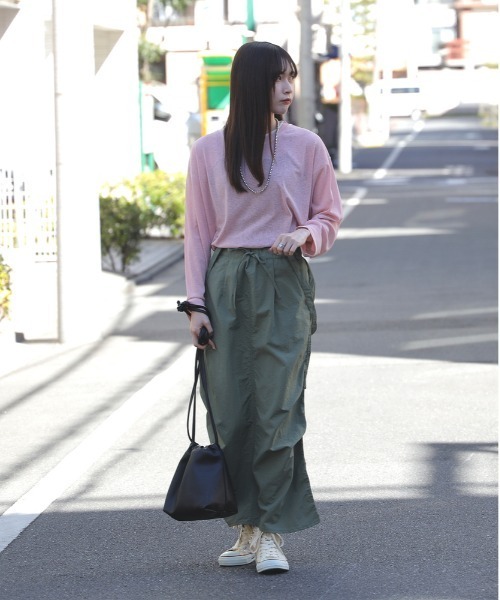 Right-on（ライトオン）の「【HONEYSUCKLE ROSE】ナイロンジャンスカ（スカート・レディース・カーキブラウン/ブラック・M/L）」の3枚目の写真