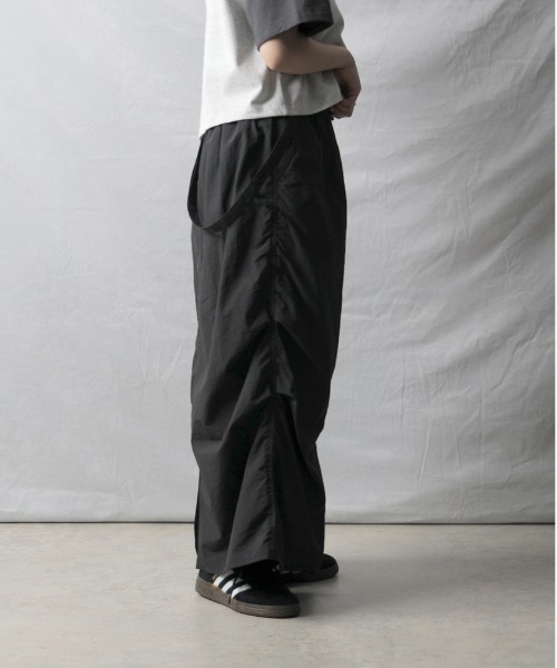 Right-on（ライトオン）の「【HONEYSUCKLE ROSE】ナイロンジャンスカ（スカート・レディース・カーキブラウン/ブラック・M/L）」の22枚目の写真