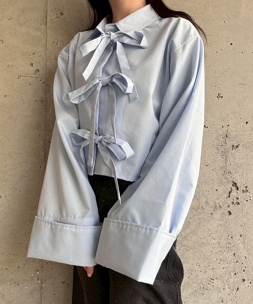 merrylatte(メリーラテ)の「リボンショート丈シャツ(シャツ/ブラウス・レディース・ブルー/ホワイト・FREE)」の6枚目の写真