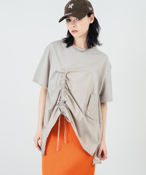 ANAP（アナップ）の「ドロスト ドッキング デザイン Tシャツ（Tシャツ/カットソー・レディース・ホワイト/ベージュ/ブラック・FREE）」の4枚目の写真