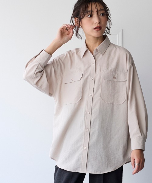 SMILE LAND（スマイルランド）の「＜大きいサイズ＞【美極シャツ】ダブルポケットニューノーマルシャツ（シャツ/ブラウス・レディース・ベージュ/サーモンピンク/チャコール/サックスブルー・3L/LL/L/5L/4L）」の12枚目の写真