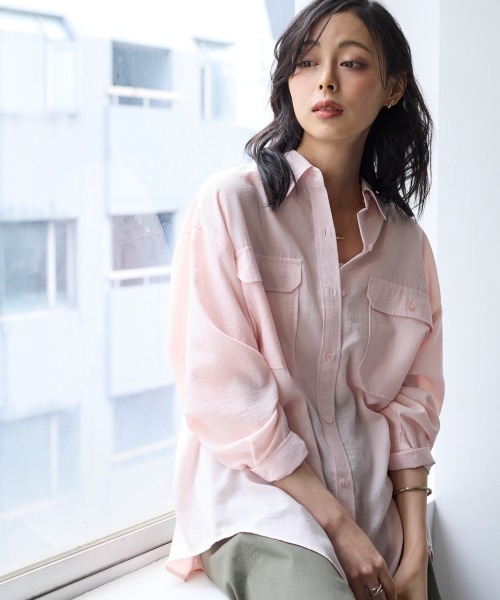 SMILE LAND（スマイルランド）の「＜大きいサイズ＞【美極シャツ】ダブルポケットニューノーマルシャツ（シャツ/ブラウス・レディース・ベージュ/サーモンピンク/チャコール/サックスブルー・3L/LL/L/5L/4L）」の16枚目の写真