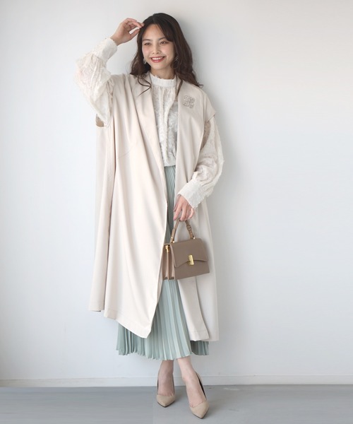 Ehre style(エーレスタイル)の「二の腕隠しも!縦ラインスッキリオーバージレ(ワンピース・レディース・ベージュ/ブラック・FREE)」の2枚目の写真