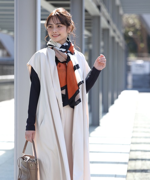 Ehre style(エーレスタイル)の「二の腕隠しも!縦ラインスッキリオーバージレ(ワンピース・レディース・ベージュ/ブラック・FREE)」の5枚目の写真