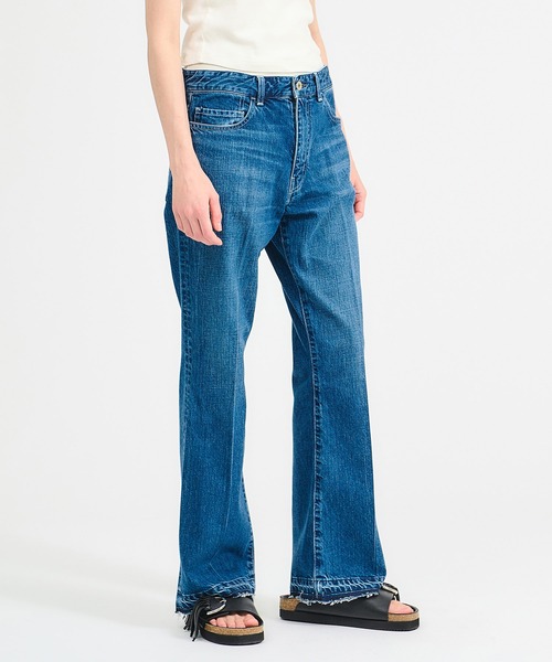 ESTNATION(エストネーション)の「ESTNATION / フレアデニムパンツ(デニムパンツ・レディース・ブルー・38/36/34)」の12枚目の写真