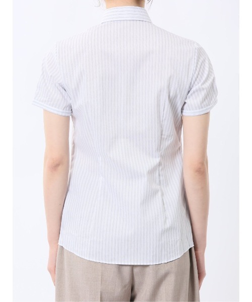 m.f.editorial（エムエフエディトリアル）の「【ストレッチ 形態安定 透け防止 UVカット】m.f.エディトリアル レディース スキッパーカラー 半袖 ブラウス（ビジネスシャツ・レディース・グレー・MEDIUM/LARGE）」の7枚目の写真