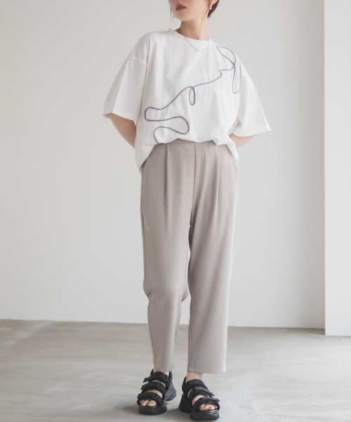 HusHusH（ハッシュアッシュ）の「HusHusH コード刺繍Tシャツ（Tシャツ/カットソー・レディース・オフホワイト/チャコールグレー/ベージュ・M/L）」の4枚目の写真