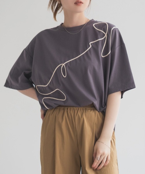 HusHusH（ハッシュアッシュ）の「HusHusH コード刺繍Tシャツ（Tシャツ/カットソー・レディース・オフホワイト/チャコールグレー/ベージュ・M/L）」の9枚目の写真