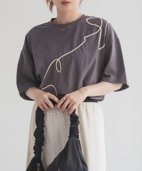 HusHusH（ハッシュアッシュ）の「HusHusH コード刺繍Tシャツ（Tシャツ/カットソー・レディース・オフホワイト/チャコールグレー/ベージュ・M/L）」の13枚目の写真