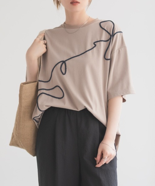 HusHusH（ハッシュアッシュ）の「HusHusH コード刺繍Tシャツ（Tシャツ/カットソー・レディース・オフホワイト/チャコールグレー/ベージュ・M/L）」の19枚目の写真