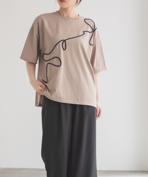 HusHusH（ハッシュアッシュ）の「HusHusH コード刺繍Tシャツ（Tシャツ/カットソー・レディース・オフホワイト/チャコールグレー/ベージュ・M/L）」の16枚目の写真