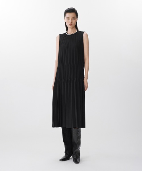 JNBY（ジェーエヌビーワイ）の「Rhythmic Pleated Dress / プリーツドレスワンピース（ドレス・レディース・グレー/ブラック・40/38/36）」の12枚目の写真