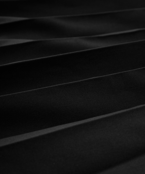 JNBY（ジェーエヌビーワイ）の「Rhythmic Pleated Dress / プリーツドレスワンピース（ドレス・レディース・グレー/ブラック・40/38/36）」の4枚目の写真