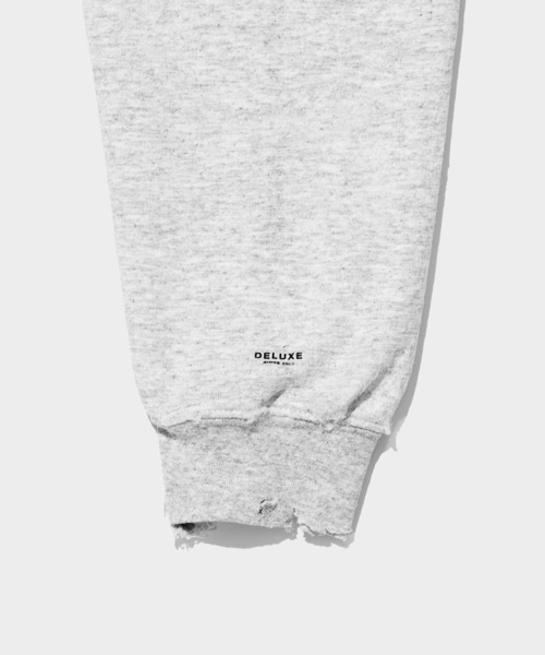 DELUXE（デラックス）の「DELUXE LOGO SAVAGE CREW（スウェット・メンズ・ブラック/グレー・X-LARGE/LARGE/MEDIUM/SMALL）」の10枚目の写真