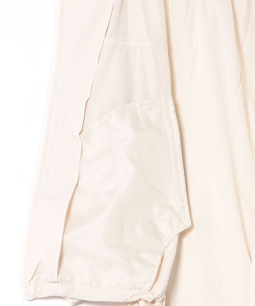 Q(キュー)の「アイスタッチ撥水ブルゾン(ブルゾン・レディース・ブラウン/アイボリー・MEDIUM)」の3枚目の写真