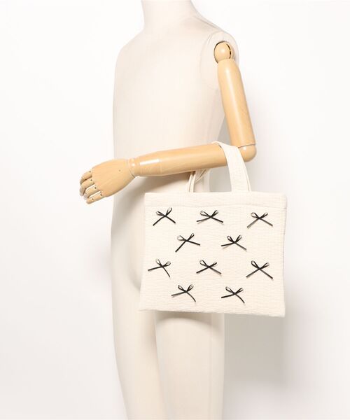 HUIT bouquet(ユイット)の「前後2way デザイン ヌビ バッグ HUIT(トートバッグ・レディース・ブラック/アイボリー・フリー)」の22枚目の写真