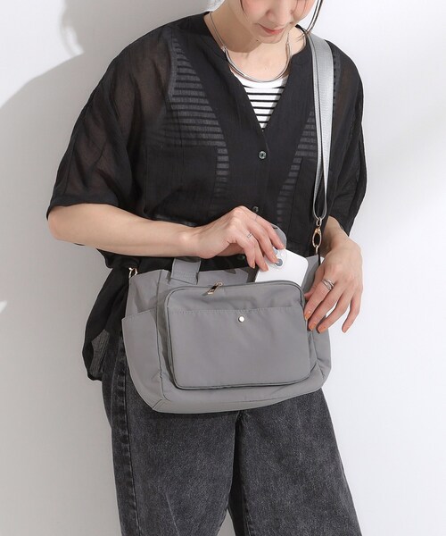 SHOO・LA・RUE(シューラルー)の「【撥水/2WAY】フロントポケット10ポケットトートバッグ(トートバッグ・レディース・ブラック/グレー/ブルー・00)」の3枚目の写真