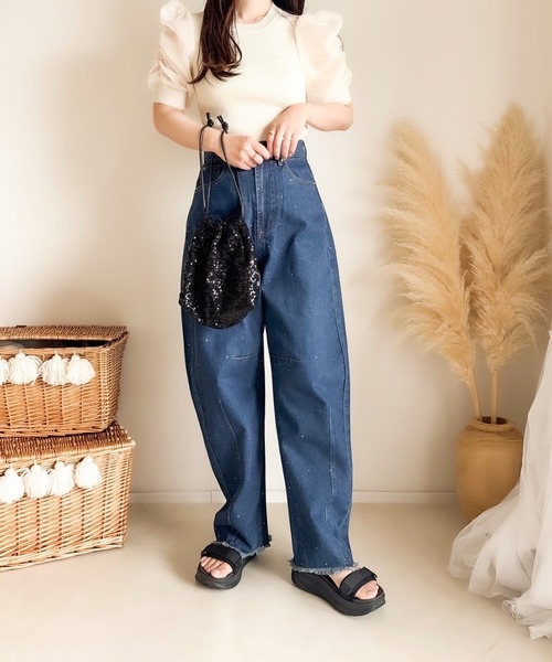 merrylatte（メリーラテ）の「カーブデニムラインストーンパンツ（デニムパンツ・レディース・ネイビー・SMALL）」の2枚目の写真