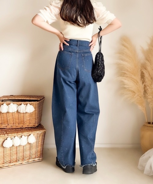 merrylatte（メリーラテ）の「カーブデニムラインストーンパンツ（デニムパンツ・レディース・ネイビー・SMALL）」の7枚目の写真