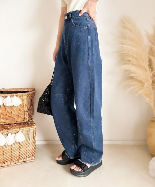 merrylatte（メリーラテ）の「カーブデニムラインストーンパンツ（デニムパンツ・レディース・ネイビー・SMALL）」の11枚目の写真