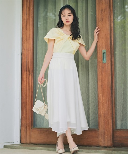 SWINGLE（スウィングル）の「異素材ツイストディテールプルオーバー（Tシャツ/カットソー・レディース・オフホワイト/ブラック/イエロー・FREE）」の9枚目の写真