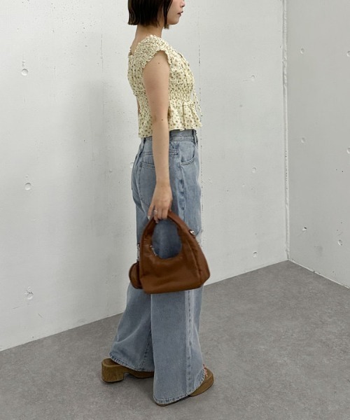 archives（アルシーヴ）の「花柄シャーリングオフショルブラウス（シャツ/ブラウス・レディース・アイボリー/ブラック/イエロー・MEDIUM）」の10枚目の写真