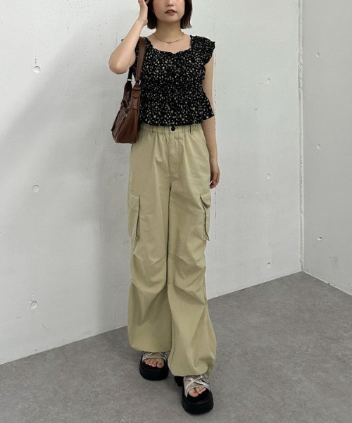 archives（アルシーヴ）の「花柄シャーリングオフショルブラウス（シャツ/ブラウス・レディース・アイボリー/ブラック/イエロー・MEDIUM）」の21枚目の写真