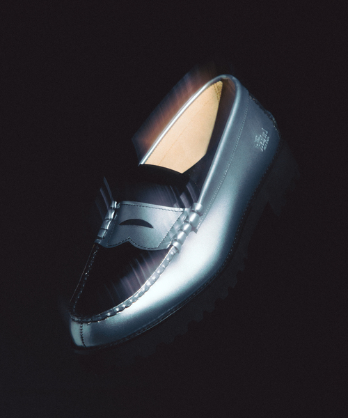 The Kenford Fineshoes(ケンフォードファインシューズ)の「The Kenford Fineshoes / ケンフォード ファインシューズ TANK SOLE LOAFERS SLBL(ローファー・レディース・シルバー・23.5cm/24cm/24.5cm/23cm/22.5cm/25cm)」の3枚目の写真
