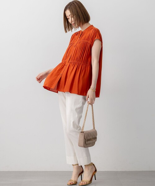 23区（ニジュウサンク）の「【接触冷感/WEB&一部店舗限定】レーヨンスパローン ティアード ブラウス（シャツ/ブラウス・レディース・ダークブラウン系/黄土色系/ブラック系/アイボリー系・38）」の7枚目の写真