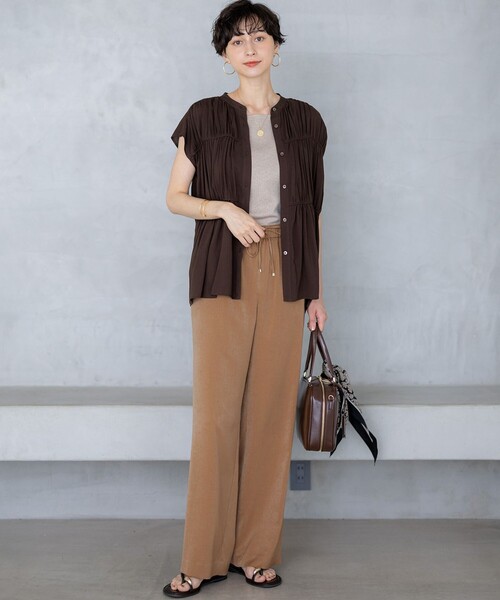 23区（ニジュウサンク）の「【接触冷感/WEB&一部店舗限定】レーヨンスパローン ティアード ブラウス（シャツ/ブラウス・レディース・ダークブラウン系/黄土色系/ブラック系/アイボリー系・38）」の10枚目の写真