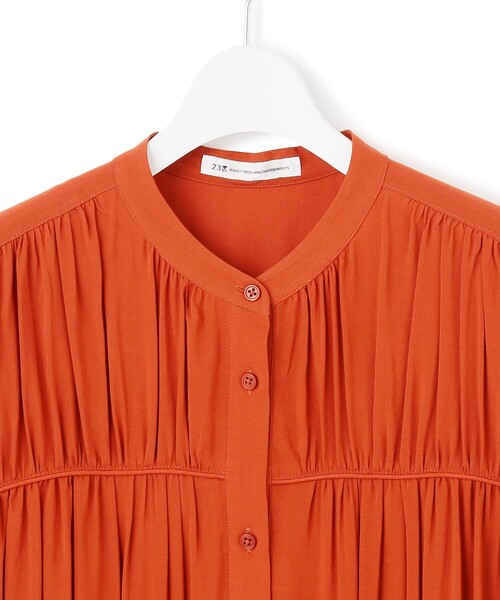 23区（ニジュウサンク）の「【接触冷感/WEB&一部店舗限定】レーヨンスパローン ティアード ブラウス（シャツ/ブラウス・レディース・ダークブラウン系/黄土色系/ブラック系/アイボリー系・38）」の21枚目の写真