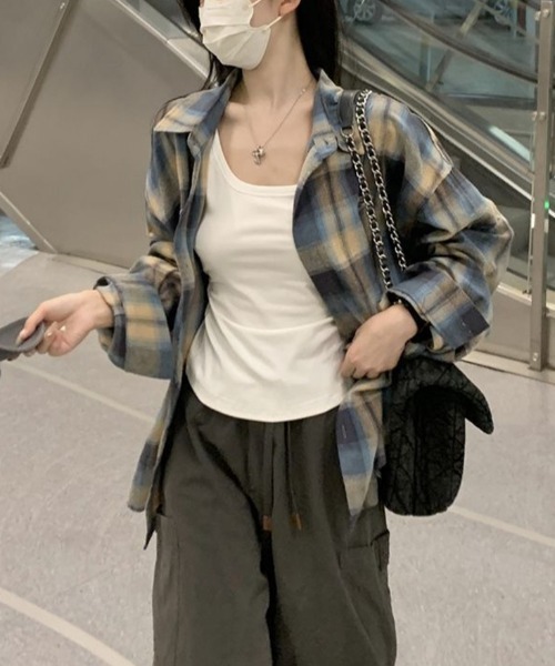 SHEPP（シープ）の「ルーズシルエット チェックシャツ 長袖 / 10色展開（シャツ/ブラウス・レディース・ブラック/アイボリー/グレー/ブルー/ブラウン/グリーン/ライトブルー/ネイビー/ベージュ/ピンク・S/M）」の3枚目の写真