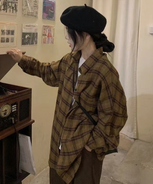 SHEPP（シープ）の「ルーズシルエット チェックシャツ 長袖 / 10色展開（シャツ/ブラウス・レディース・ブラック/アイボリー/グレー/ブルー/ブラウン/グリーン/ライトブルー/ネイビー/ベージュ/ピンク・S/M）」の17枚目の写真