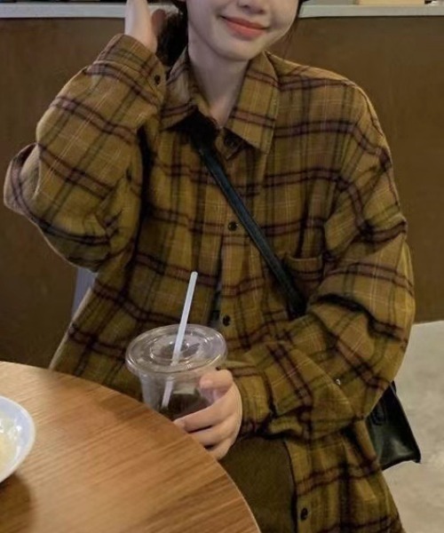 SHEPP（シープ）の「ルーズシルエット チェックシャツ 長袖 / 10色展開（シャツ/ブラウス・レディース・ブラック/アイボリー/グレー/ブルー/ブラウン/グリーン/ライトブルー/ネイビー/ベージュ/ピンク・S/M）」の16枚目の写真