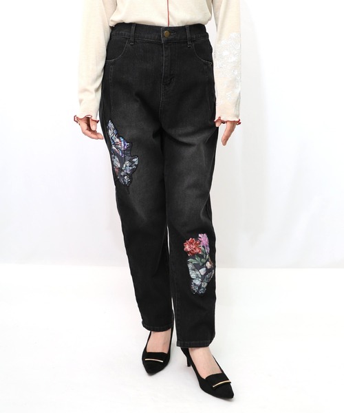 iS ScoLar(イズスカラー)の「552271:蝶花アップリケ ストレッチデニムパンツ(デニムパンツ・レディース・ブルー/ブラック・M)」の10枚目の写真