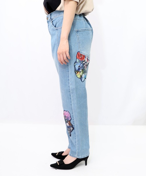 iS ScoLar(イズスカラー)の「552271:蝶花アップリケ ストレッチデニムパンツ(デニムパンツ・レディース・ブルー/ブラック・M)」の16枚目の写真
