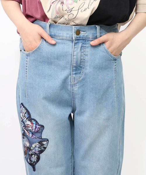 iS ScoLar(イズスカラー)の「552271:蝶花アップリケ ストレッチデニムパンツ(デニムパンツ・レディース・ブルー/ブラック・M)」の14枚目の写真
