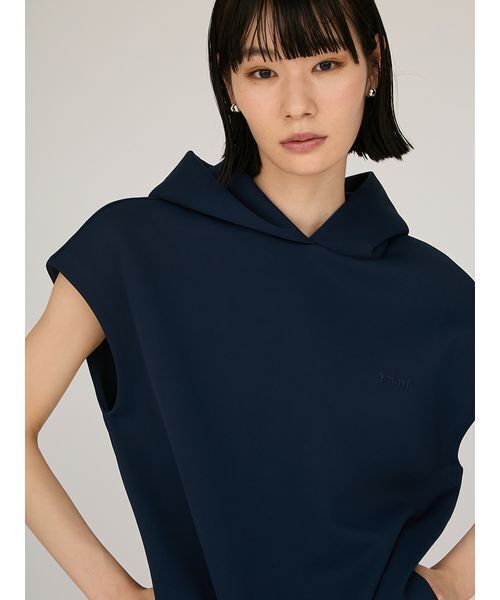 emmi(エミ)の「【限定カラー】emmiロゴフーディーワンピース(ワンピース・レディース・グレイッシュベージュ/ブラック/オリーブ・1/0)」の9枚目の写真