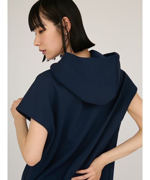 emmi(エミ)の「【限定カラー】emmiロゴフーディーワンピース(ワンピース・レディース・グレイッシュベージュ/ブラック/オリーブ・1/0)」の11枚目の写真