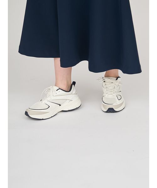emmi(エミ)の「【限定カラー】emmiロゴフーディーワンピース(ワンピース・レディース・グレイッシュベージュ/ブラック/オリーブ・1/0)」の12枚目の写真