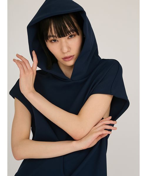 emmi(エミ)の「【限定カラー】emmiロゴフーディーワンピース(ワンピース・レディース・グレイッシュベージュ/ブラック/オリーブ・1/0)」の13枚目の写真